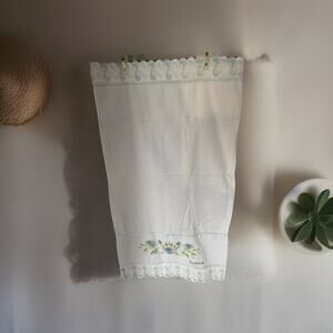 2 ~ Ozdilek International Flower Embroidered Decorative Towels Bathroom Decor